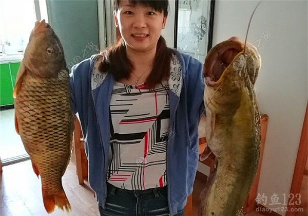 钓鱼图片