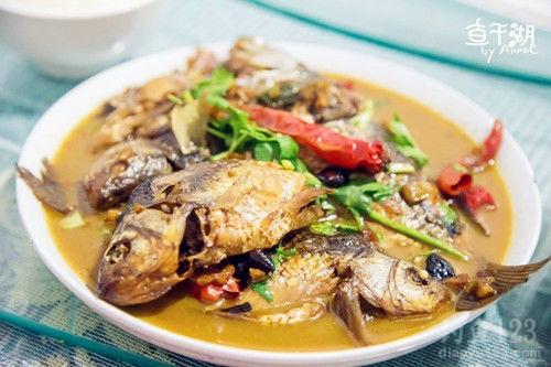 钓鱼图片