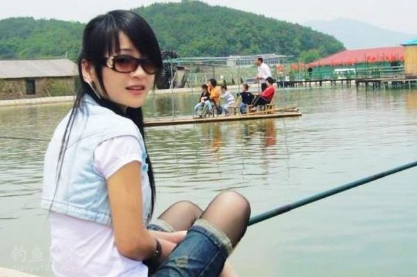 美女外出钓鱼时应该注意的九个方面