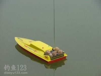 打窝船打窝