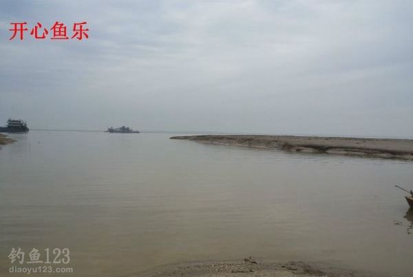 洞庭湖野钓场路亚钓获黑鱼