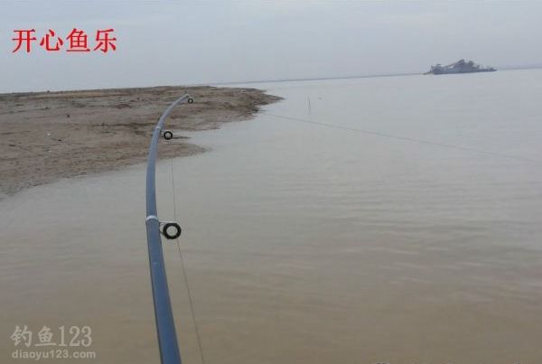 洞庭湖野钓场路亚钓获黑鱼