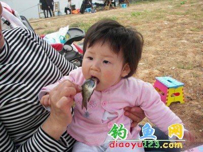 女儿要吃鱼