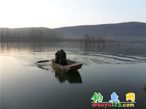 庞瑶水库破冰钓大鲫鱼