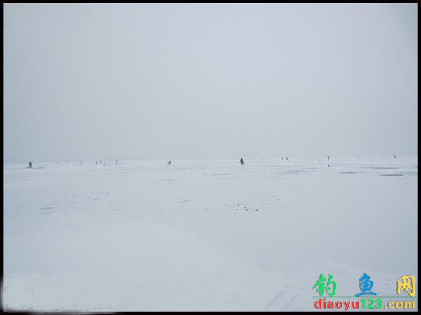 北方冰钓场景