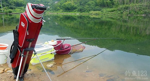 钓位被水淹没