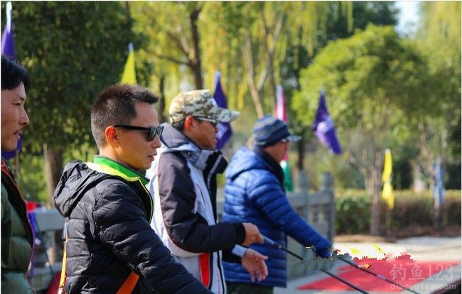 快乐垂钓工作站年会上钓获17斤大红鲤鱼