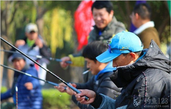 快乐垂钓工作站年会上钓获17斤大红鲤鱼