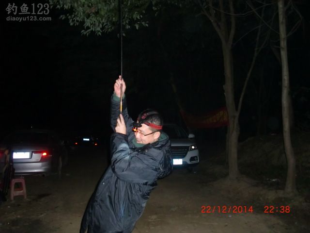 冬至夜钓野河鲫鱼连连上钩喜开颜