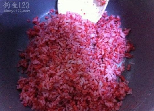 冬季野塘钓大鲤附颗粒饲料钓鲤鱼饵料配方