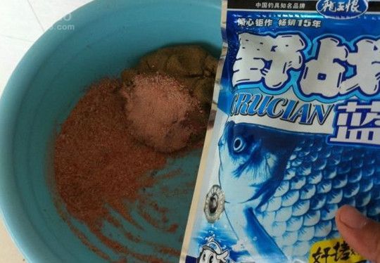 冬季野塘钓大鲤附颗粒饲料钓鲤鱼饵料配方
