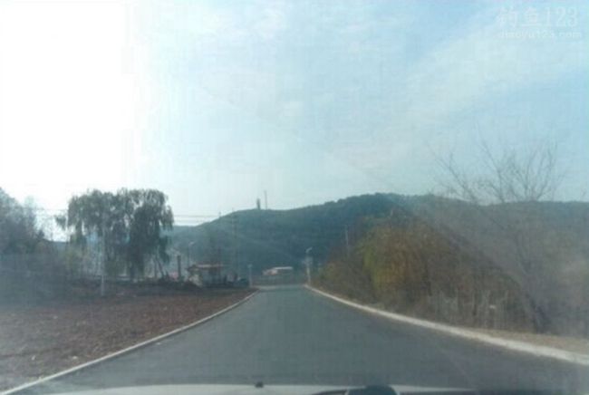 钓竿线组巧搭配顺利擒拿人工湖红鲤鱼