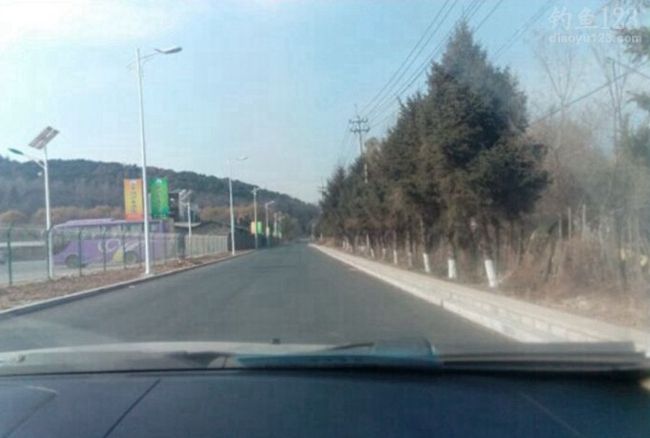 钓竿线组巧搭配顺利擒拿人工湖红鲤鱼