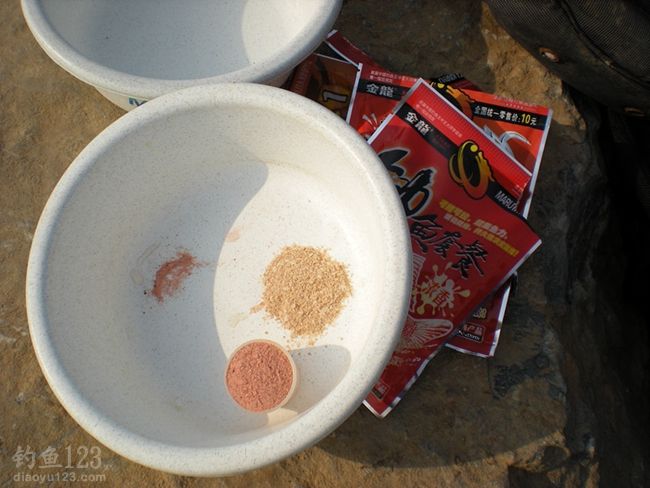 相约冬季人工湖鱼饵试钓鲫鱼