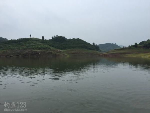 哥俩爽钓长湖涨水鱼