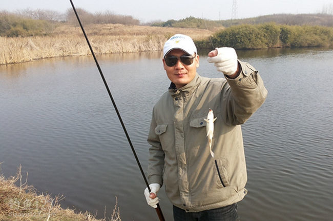 钓鲫鱼