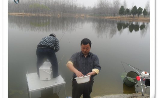 三人在打磨石岩水库钓获百余斤鲫鱼